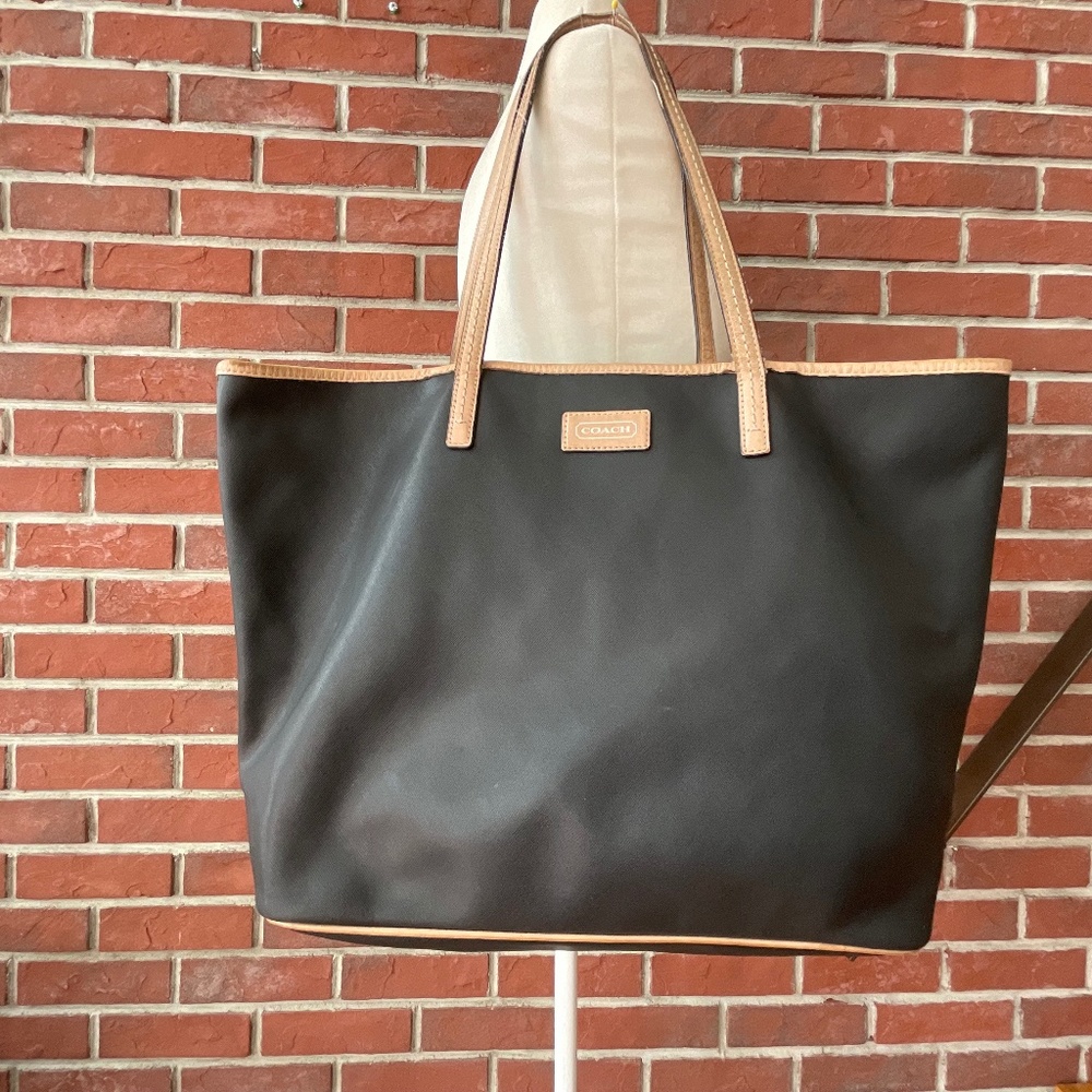 •Coach Metro Black Saffiano Leather Beige Trim Tote
